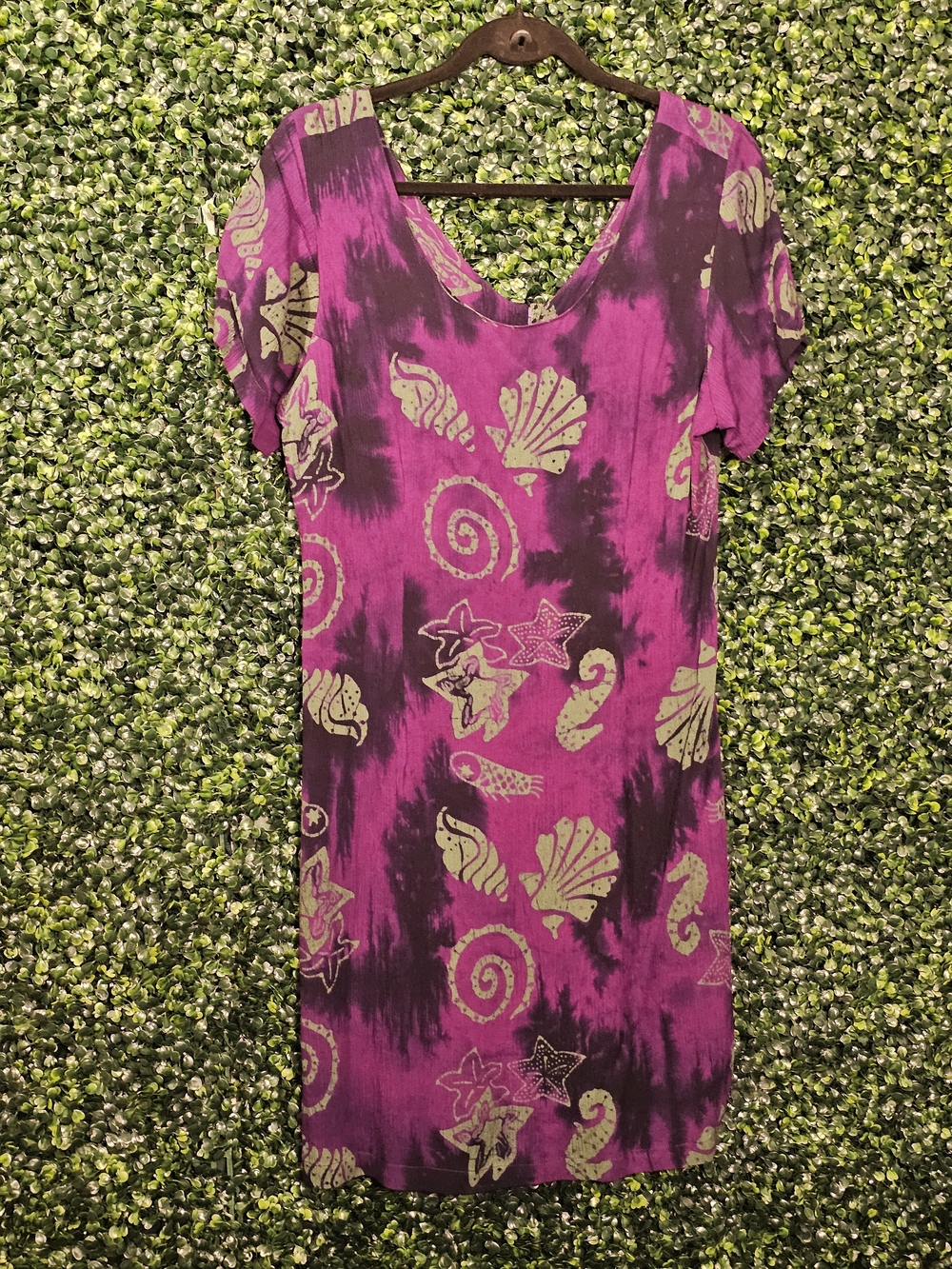 Vintage 90s Kahala Sun Pink Shell-Print Scoop Neck Top